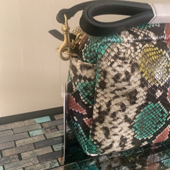 CLARA V. MIDI Sac Pastel Painted snake Crossbody bag - Picture 2 of 11